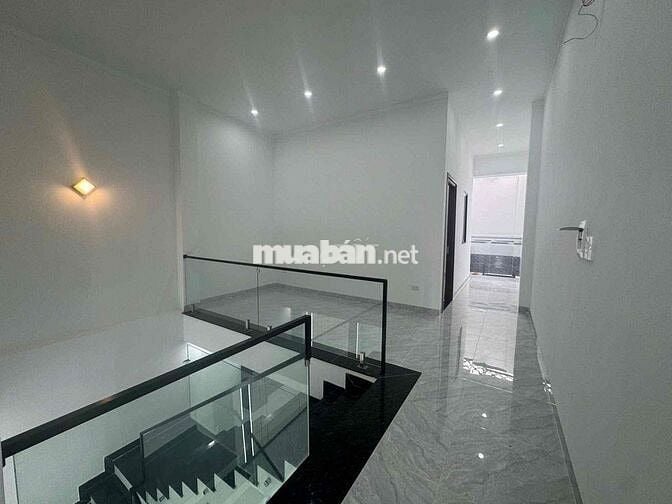 BÁN NHÀ MỚI XÂY - TÂN HẠNH GIÁP NGÃ 4 BINH TRỊ