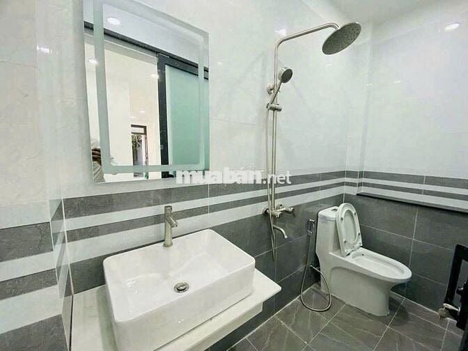 NHÀ ĐẸP - HẺM XE HƠI - 200/15A Nguyễn Trọng Tuyển, Quận Phú Nhuận