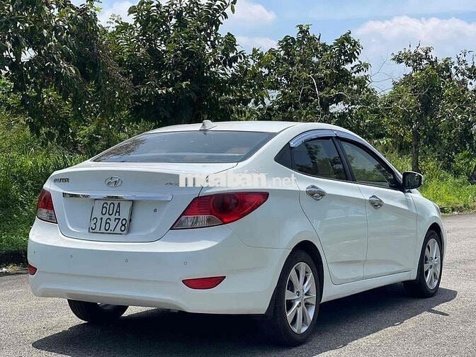 Hyundai Accent 2012 1.4 AT - 90000 km