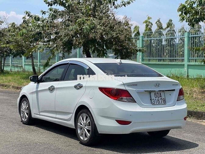 Hyundai Accent 2012 1.4 AT - 90000 km