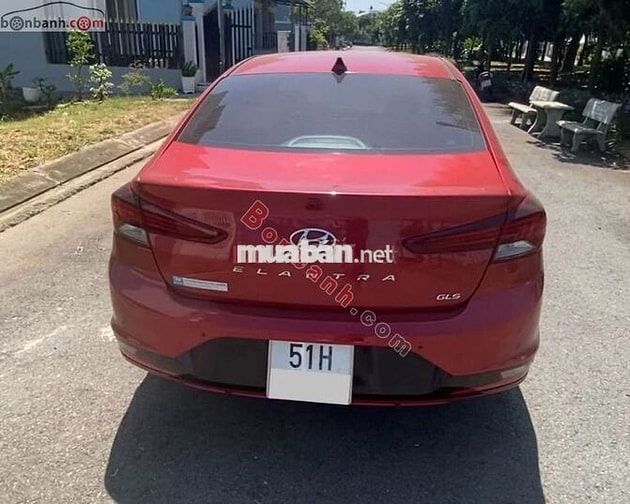 Hyundai Elantra 2.0 AT 2019-Màu đỏ