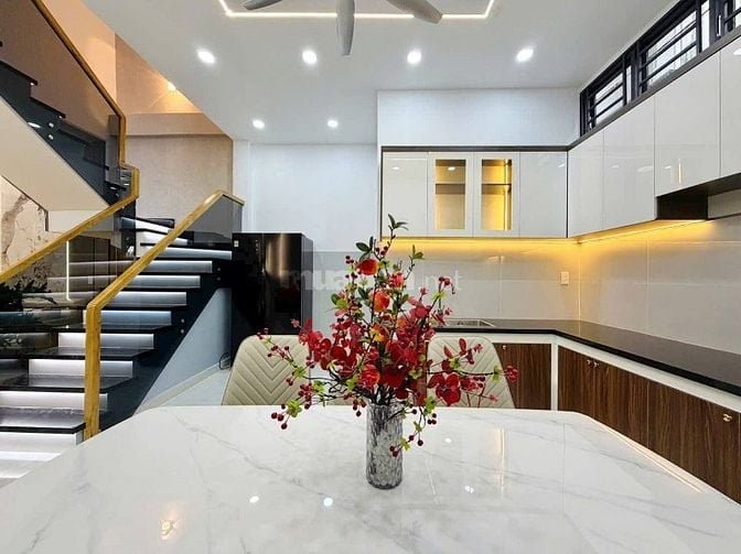 Giảm sâu 600 triệu. Bán Nhà Kỳ Đồng Q3 dt 70m2/3ty800. Cho thuê 17tr