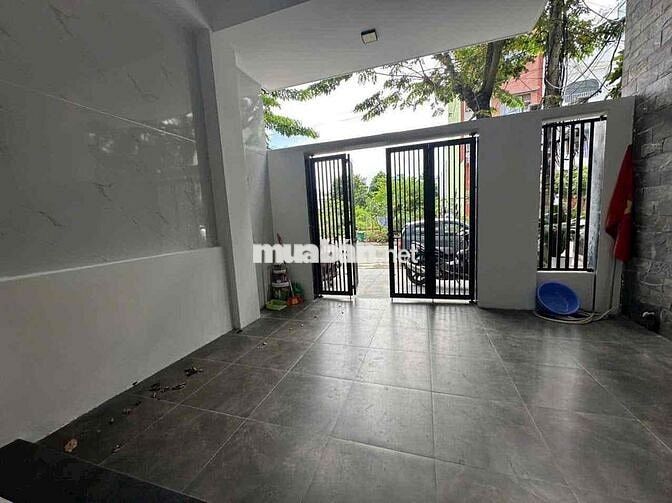 Cho thuê nhà 3 tầng 4PN khép kín khu Nam Việt Á, Đà Nẵng
