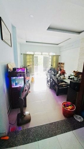 HẺM XE HƠI THÔNG - ĐƯỜNG CỘNG HOÀ - DT 5m x 14m - 4 TẦNG