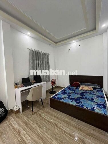 Cho thuê nhà 3 lầu Huỳnh Tấn Phát, Nhà Bè, Dt 6,5 x13m. Giá 14 triệu.