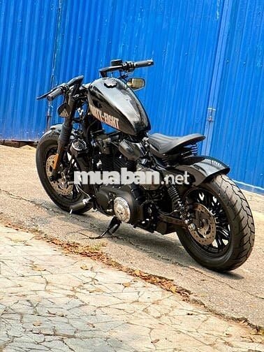 Harley Davdison 48 full bobber model 2019 odo 3k