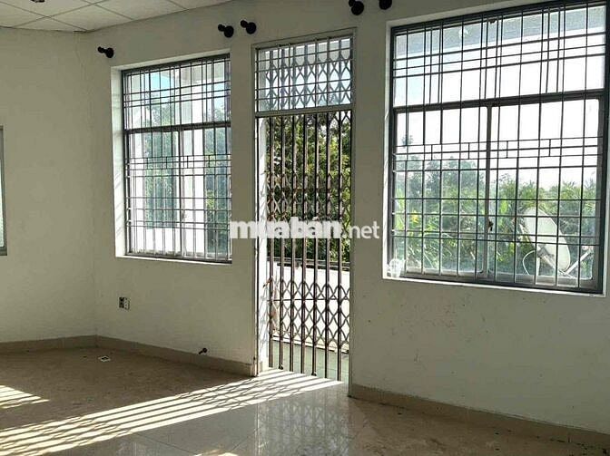 CẦN BÁN NHÀ ĐẤT- MẶT TIỀN QL53 GẦN TT VĨNH LONG - XÃ LONG  HỒ, VL