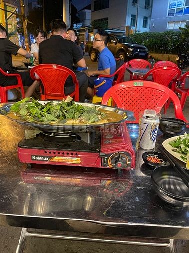 Cần tuyển Nữ Phục Vụ quán, từ 18-35 tuổi