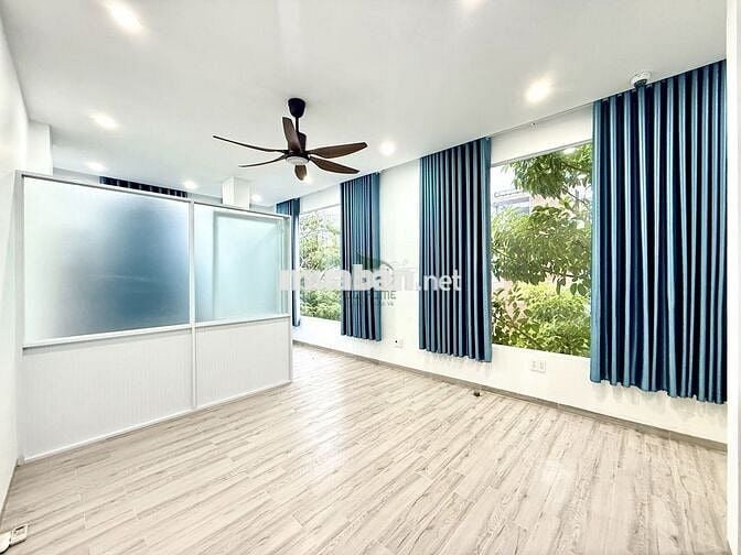 CHO THUÊ NHÀ KINH DOANH 4 TẦNG – NGANG 20M–KHU PHỐ TÂY–GIÁ 32 TR/THÁNG