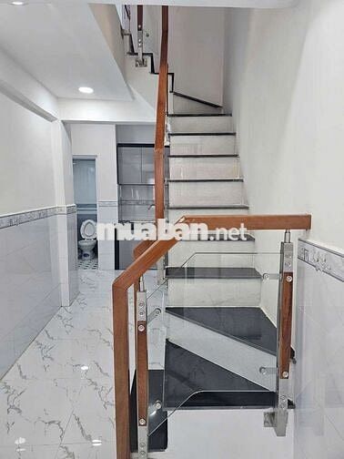 BÁN NHÀ TRUNG TÂM. QUẬN.6. GẦN CHỢ BÌNH TIÊN
