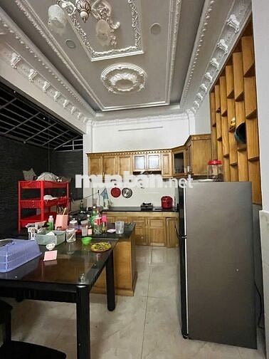 Cho thuê nhà 3 lầu Huỳnh Tấn Phát, Nhà Bè, Dt 6,5 x13m. Giá 14 triệu.