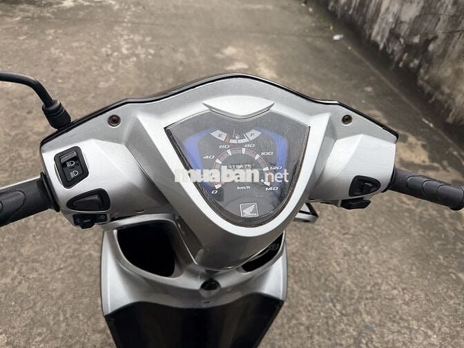 Vision xe đẹp , máy rất êm ngon