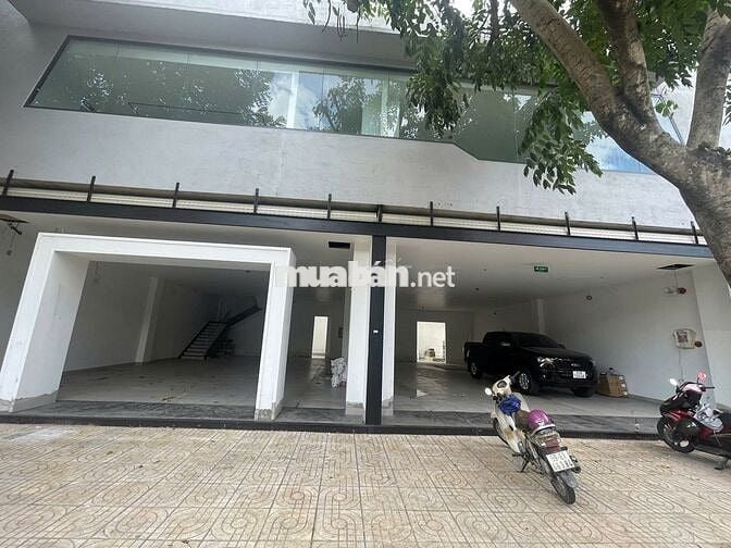 MẶT TIỀN SIÊU ĐẸP CHO CÁC SHOWROOM, NGÂN HÀNG, SPA ...
