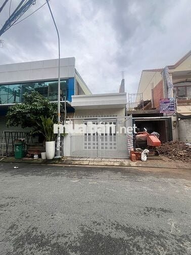 CHo thuê nhà hẻm đường Nguyễn cửu đàm 4x30m trống suốt nhà mới cải tạo
