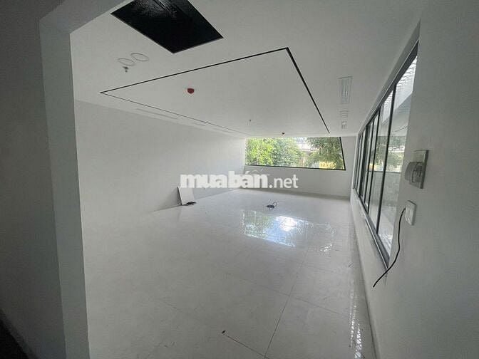 MẶT TIỀN SIÊU ĐẸP CHO CÁC SHOWROOM, NGÂN HÀNG, SPA ...