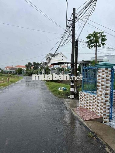 Bán nhà 2 mặt tiền, đường xe tải gần trường học thuận tiện kinh doanh