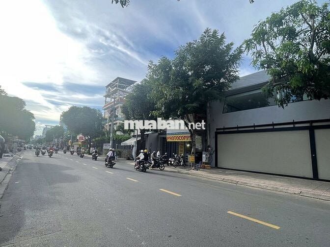 MẶT TIỀN SIÊU ĐẸP CHO CÁC SHOWROOM, NGÂN HÀNG, SPA ...
