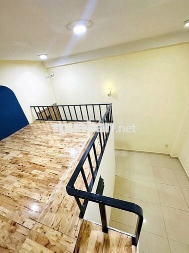 Căn hộ 1 PN riêng và 1 gác cao 1,6M full NT. rộng, tách bếp