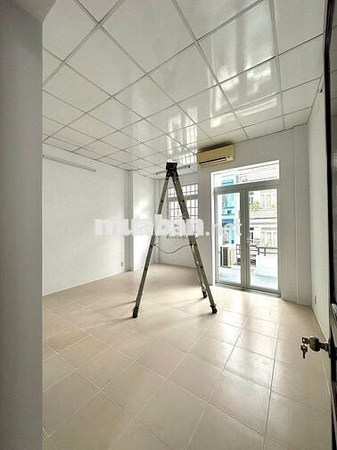 Cho thuê nhà trục chính hẻm hồ tùng mậu gần công an thành phố 17 triệu