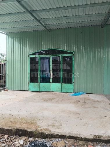 Cho thuê nhà nguyên căn ngay cầu bà mẫn đường Phan Văn hớn, hẻm xe tải