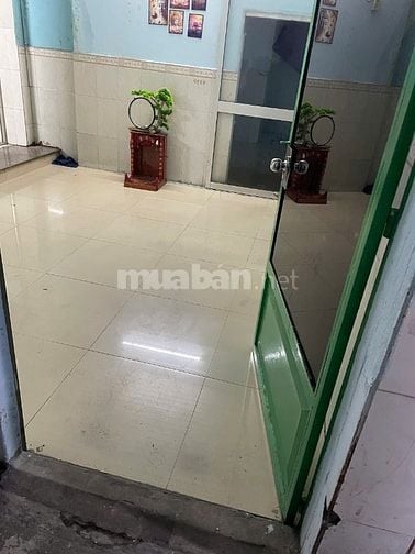 Cho thuê phòng trọ lớn 4x8=32 m2+gác đúc 20 m2, giá 2,5 triệu/tháng