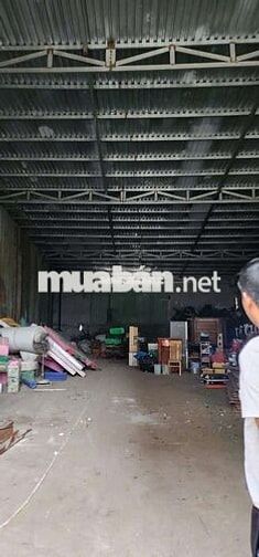 Kho 10×30 giá 17 triệu.đường xe container
