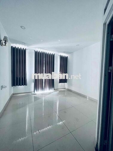 Cho Thuê Nhà Phố Sạch DT 250m2 1Trệt 3Lầu 5Pn 5Wc Sân Thượng Hẻm Tải