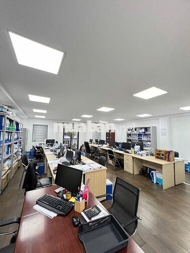 Nhà 1 trệt 3 lầu 8m x 20m. Đường Nguyễn Minh hoàng . Khu k300