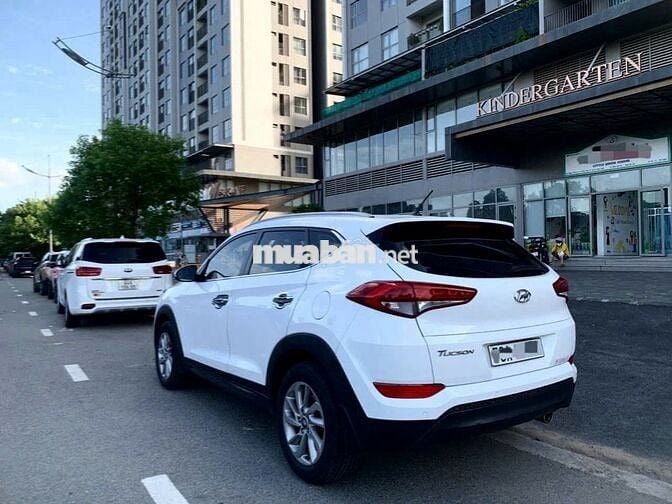 Bán rẻ Hyundai Tucson 2016  1 chủ Zin AZ rất đẹp!