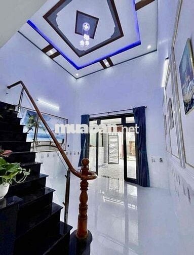 Nhà Mới Sạch Đẹp DT 130m2 1Trệt 1Lửng 3Pn 2Wc Hẻm Xe Tải Vỉa Hè Mát Mẽ