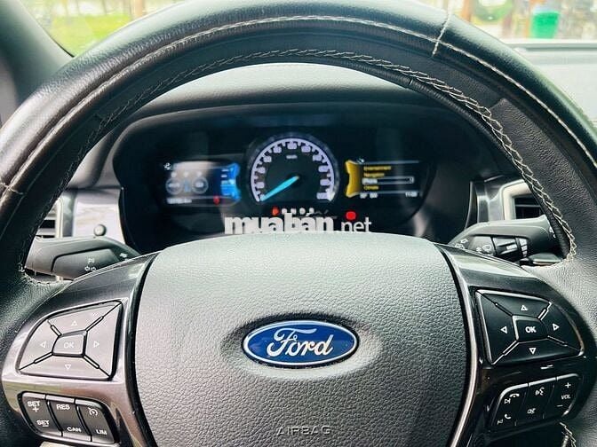 Ford Everest Titanium 1 Cầu 2021 - 25000 km
