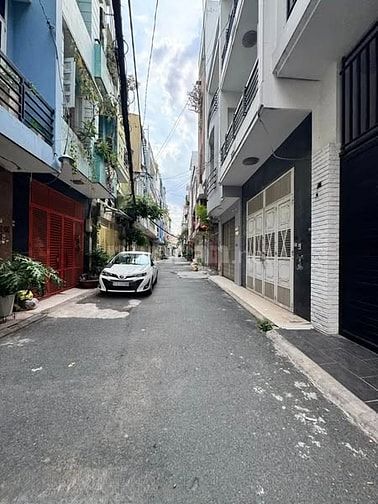 Nhà 3 tầng 3PN, hẻm 6m xe hơi, 52m2 (4x13m) Phạm Văn Đồng Bình Thạnh