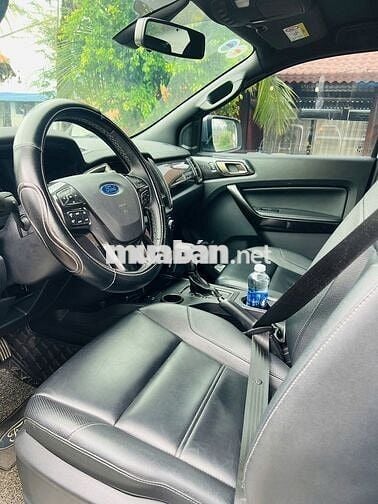 Ford Everest Titanium 1 Cầu 2021 - 25000 km