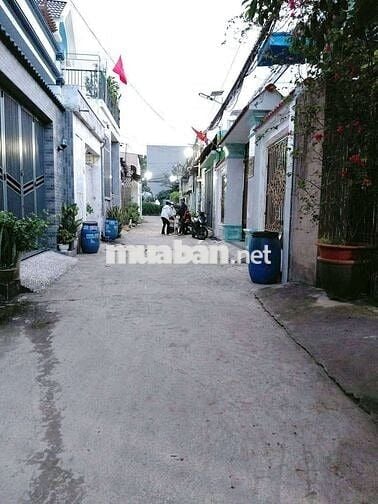 Chủ về quê cần bán Gấp nhà đt 81 M, sổ hồng Riêng,hẻm xe hơi TP dĩ An