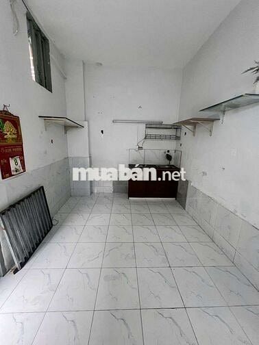 Mặt tiền hẻm khu trọ đông đúc tiện kinh doanh tiệm tóc,nail, bán onlie
