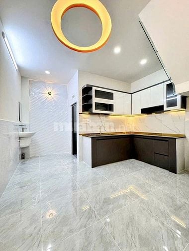 Nhà quận 8 nằm sát chợ nhị thiên đường, cho thuê giá cao 11tr/tháng