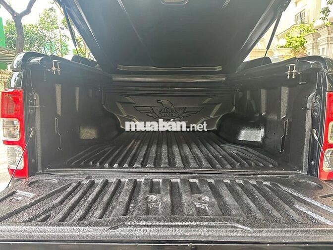 Ford Ranger 2021 XLS 2.2L 4x2 MT đen đẹp