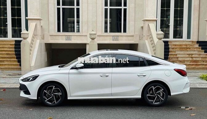 MG5 luxury 2024 - 18000 km