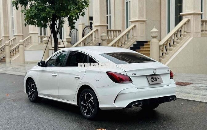 MG5 luxury 2024 - 18000 km
