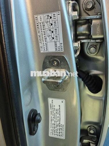 Cần bán xe Toyota Innova 2016 2.0E - 4000 km )