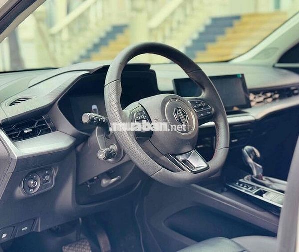 MG5 luxury 2024 - 18000 km