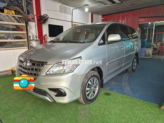 Cần bán xe Toyota Innova 2016 2.0E - 4000 km )