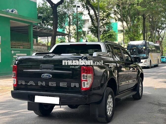 Ford Ranger 2021 XLS 2.2L 4x2 MT đen đẹp