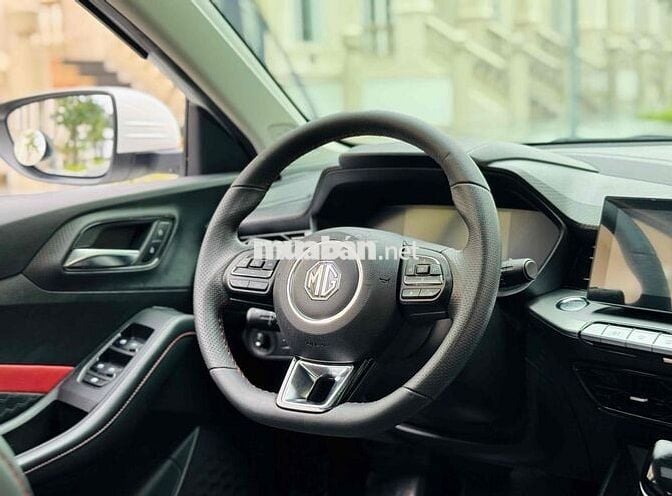 MG5 luxury 2024 - 18000 km