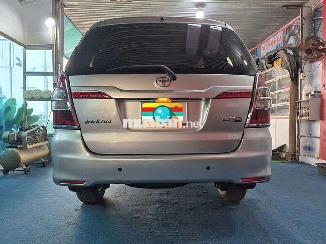 Cần bán xe Toyota Innova 2016 2.0E - 4000 km )