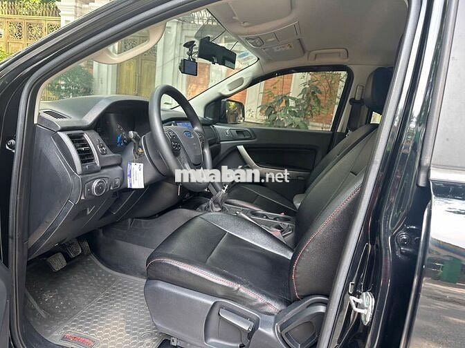 Ford Ranger 2021 XLS 2.2L 4x2 MT đen đẹp