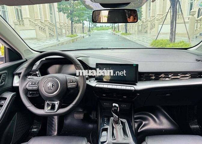 MG5 luxury 2024 - 18000 km