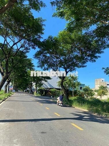 BÁN LÔ ĐÂT ĐẸP NHẤT TRỤC SHOPHOUSE FPT CITY GIÁ RẺ