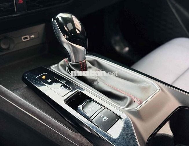 MG5 luxury 2024 - 18000 km
