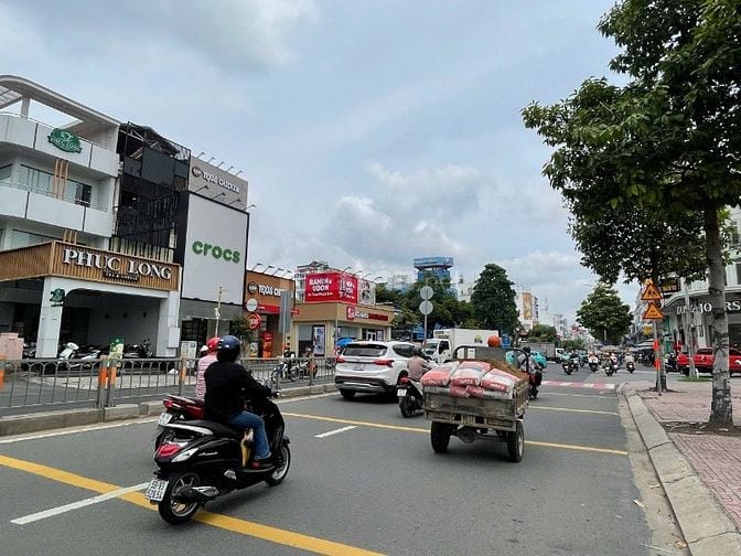Bán 481 Phan Văn Trị, Gò Vấp; 162m2 (6x27); 4 Tầng; HĐT 150Tr; 32.5 Ty